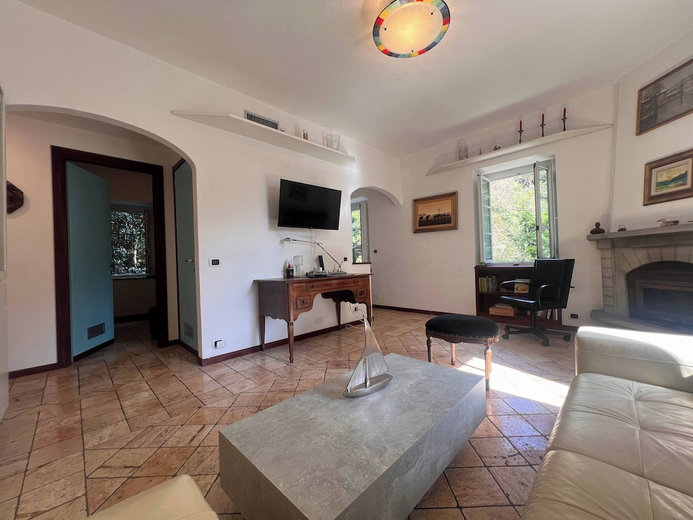 Charming Apt Near the Beach