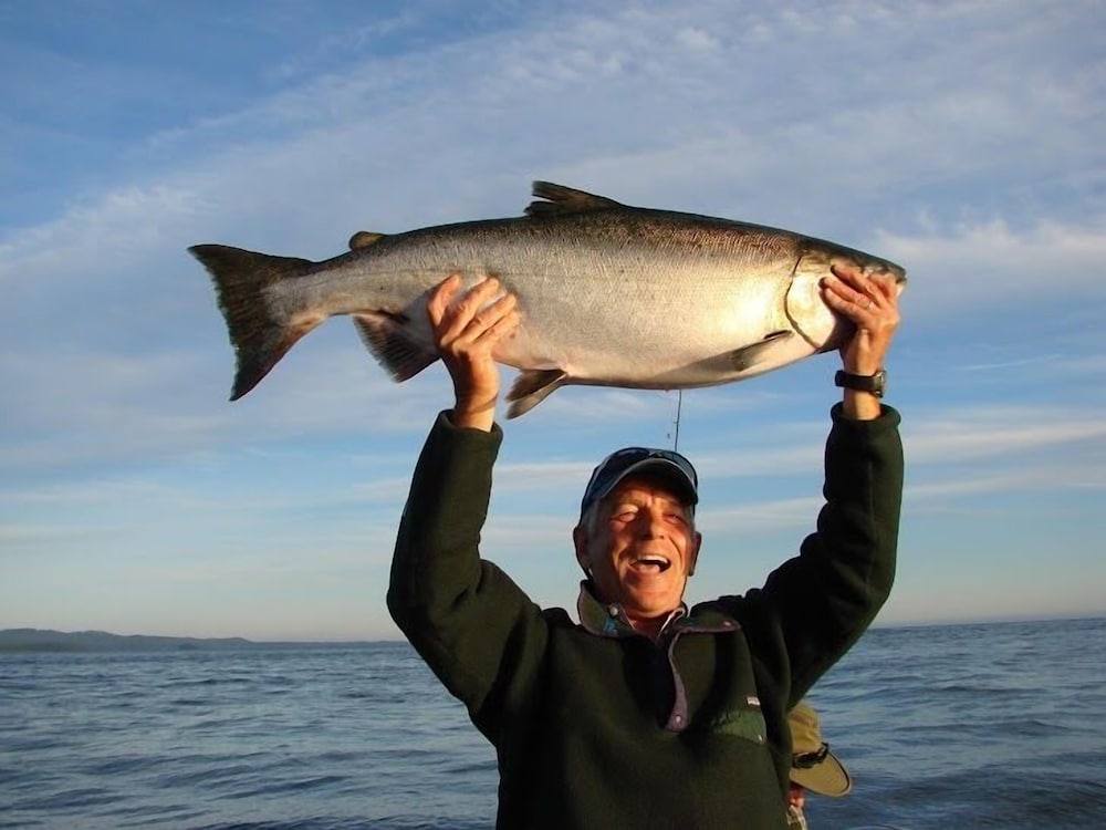 Nootka Island Lodge