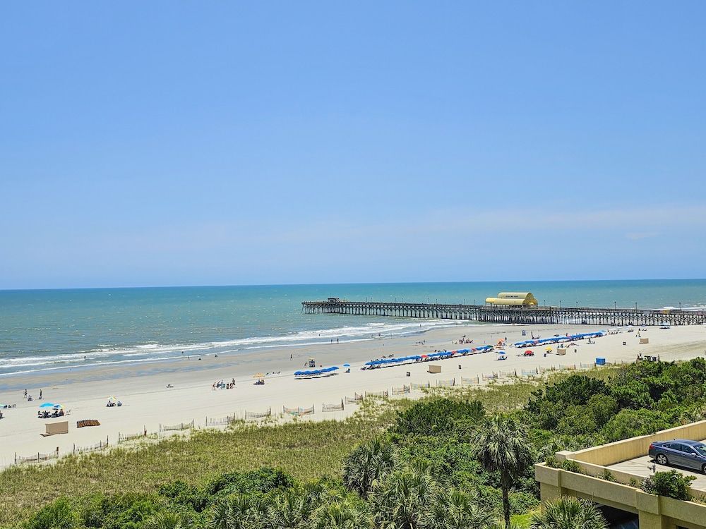 404bt, Ocean View Condo, Full Resort Amenities 2 Bedroom Condo