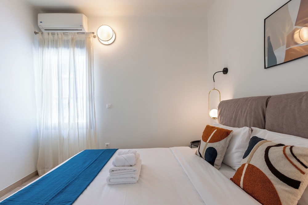 Elvis 2-Bedroom Apartment in Athens