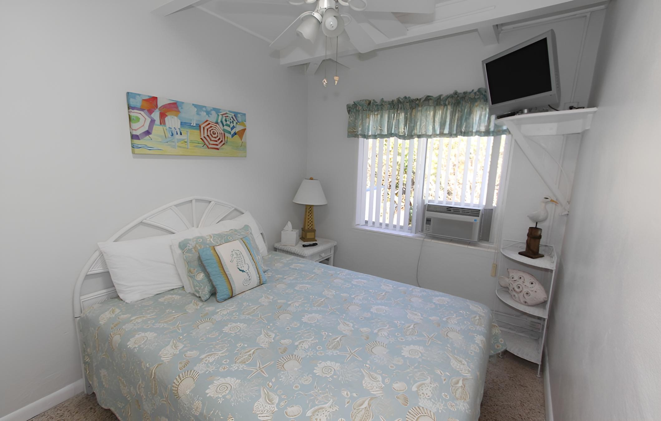Tropical Winds Motel & Cottages