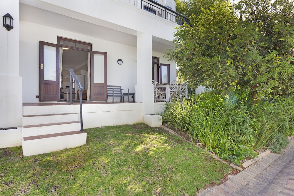 Winelands Golf Lodges at De Zalze