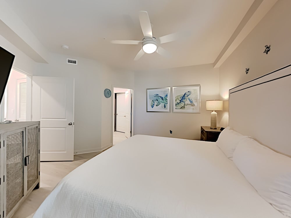 Sea Glass by Southern Vacation Rentals view 5