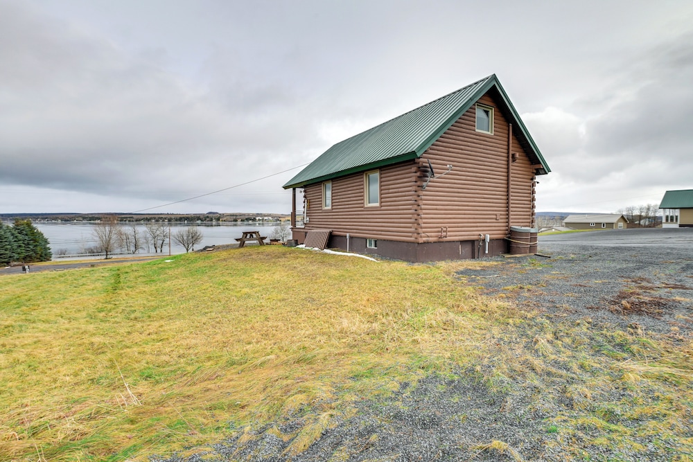 All-season Long Lake Base Camp! Family Cabin