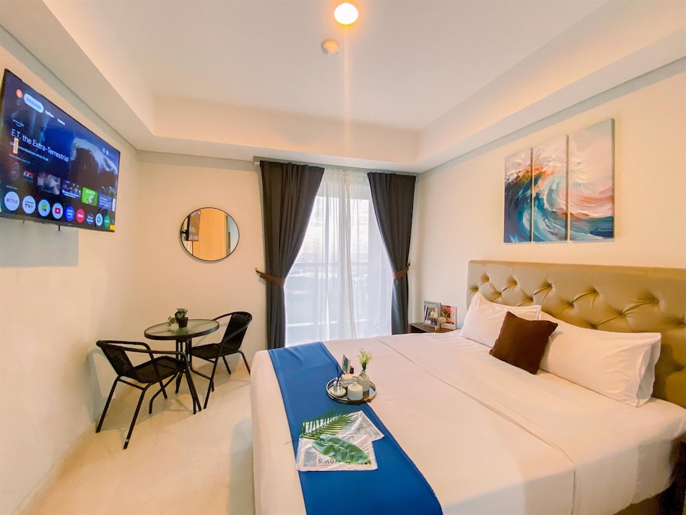 Best View and Comfy Studio at Gold Coast Apartment