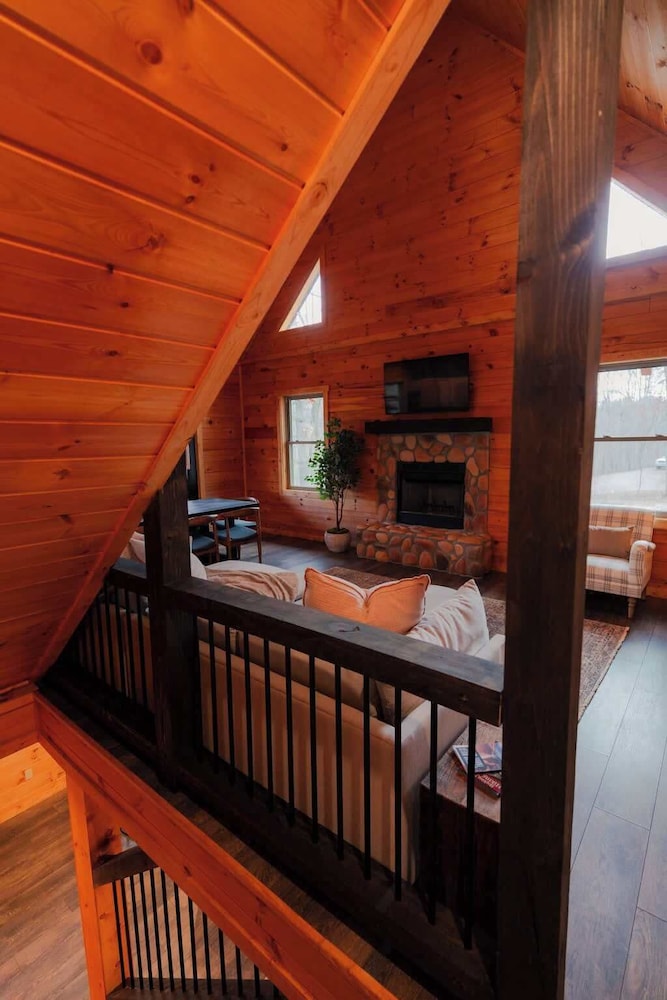 Memories at Hillside A Modern Cabin Hocking Hills