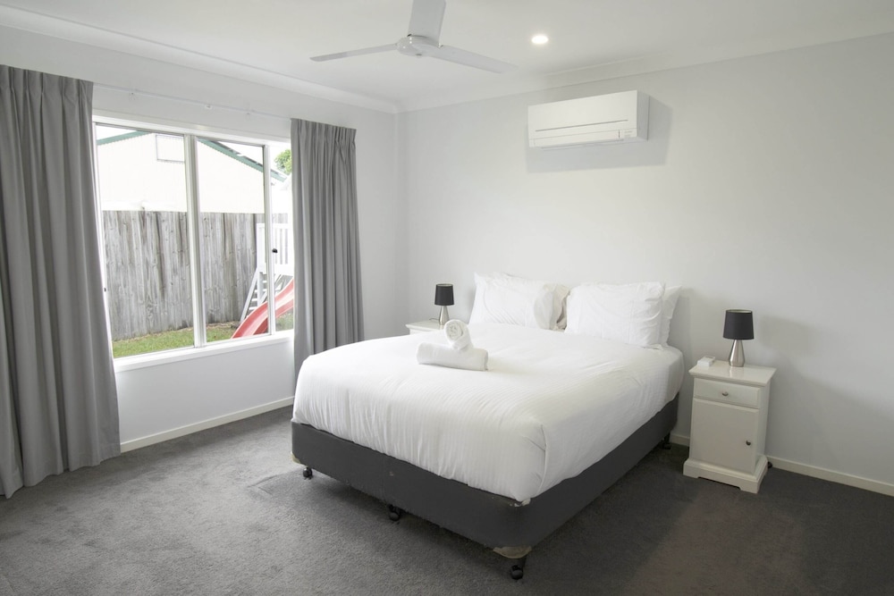 Spacious 4-bed House in Leafy Plainland