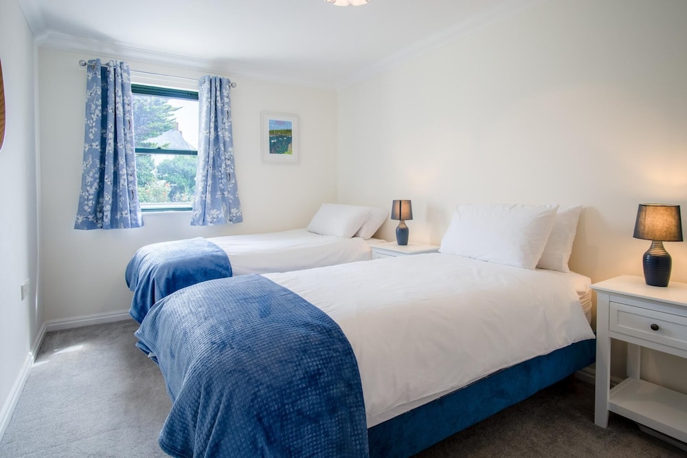 3 St Bride s Bay View - 3 Bedroom - Broad Haven