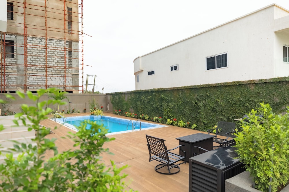 Belfast studio-Blue Waters Property.