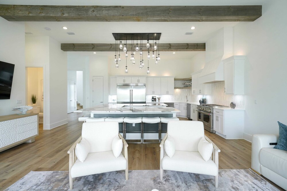 Sleeps 39 2 Luxe Homes w/ Free Golf Cart, Private Pool+spa 3 Blocks to Beach