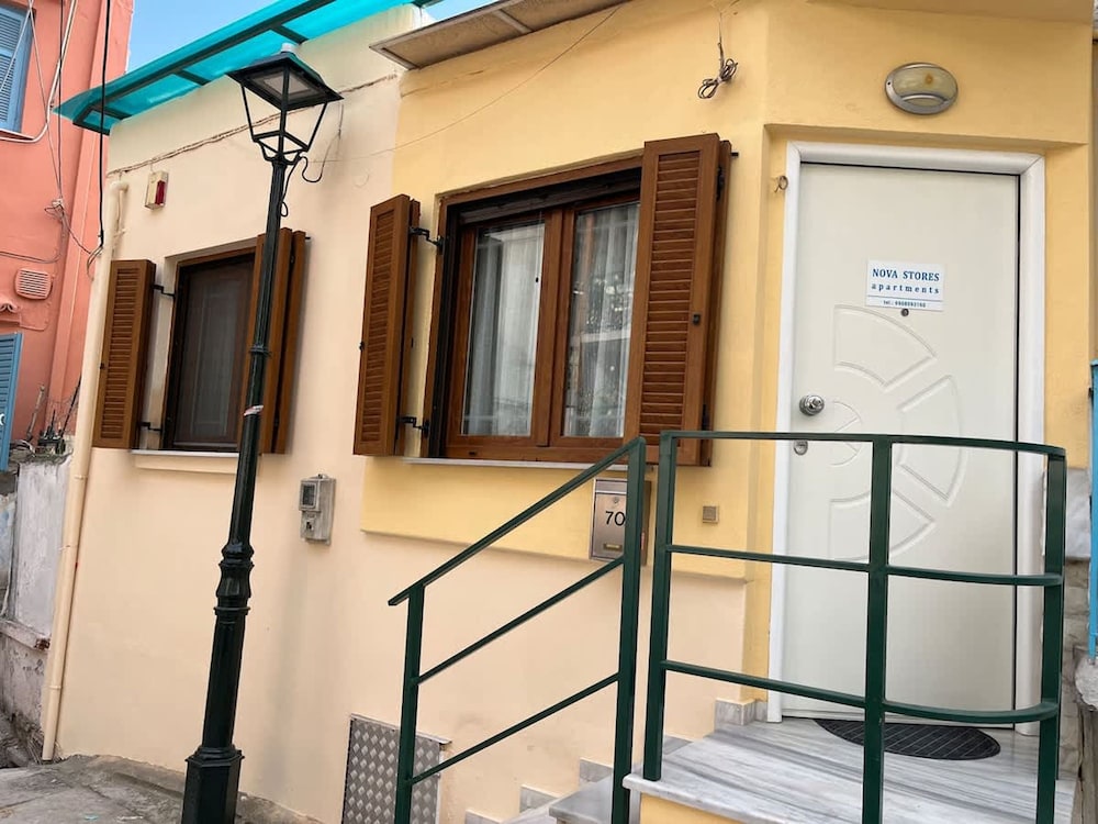 Cozy Apartment in Old Town Ano Polis