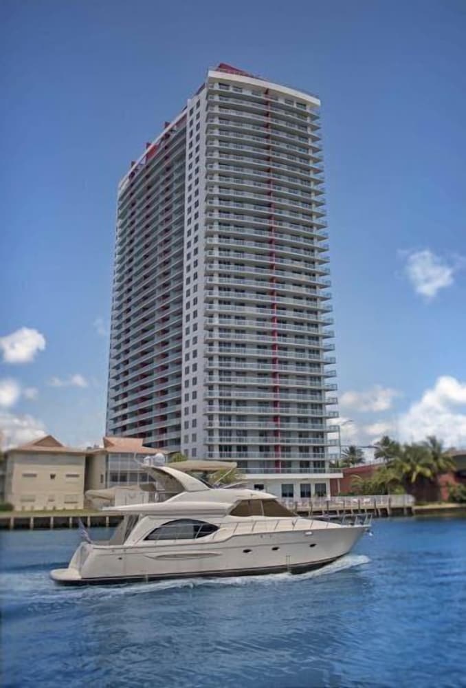 Spectacular Ocean & Bay View Residence 2 Bed 2 Bath @ Beachwalk Resort - Image 1