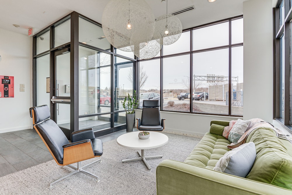 Modern Springfield Apartment ~ 7 Mi to Downtown!