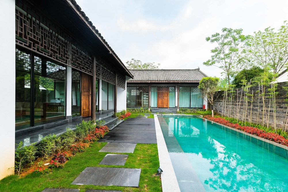 Kayumanis Yangshuo Private Villa & Spa