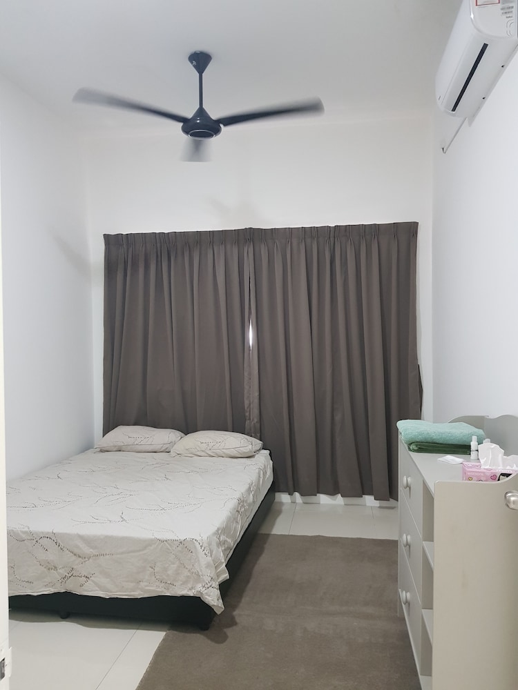 Executive Seaview at Icon Residence photo 3