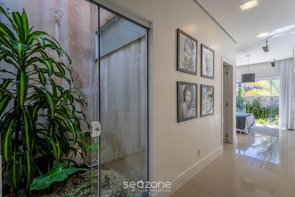 2BR House w/ Pool & BBQ in Penha Tzs210