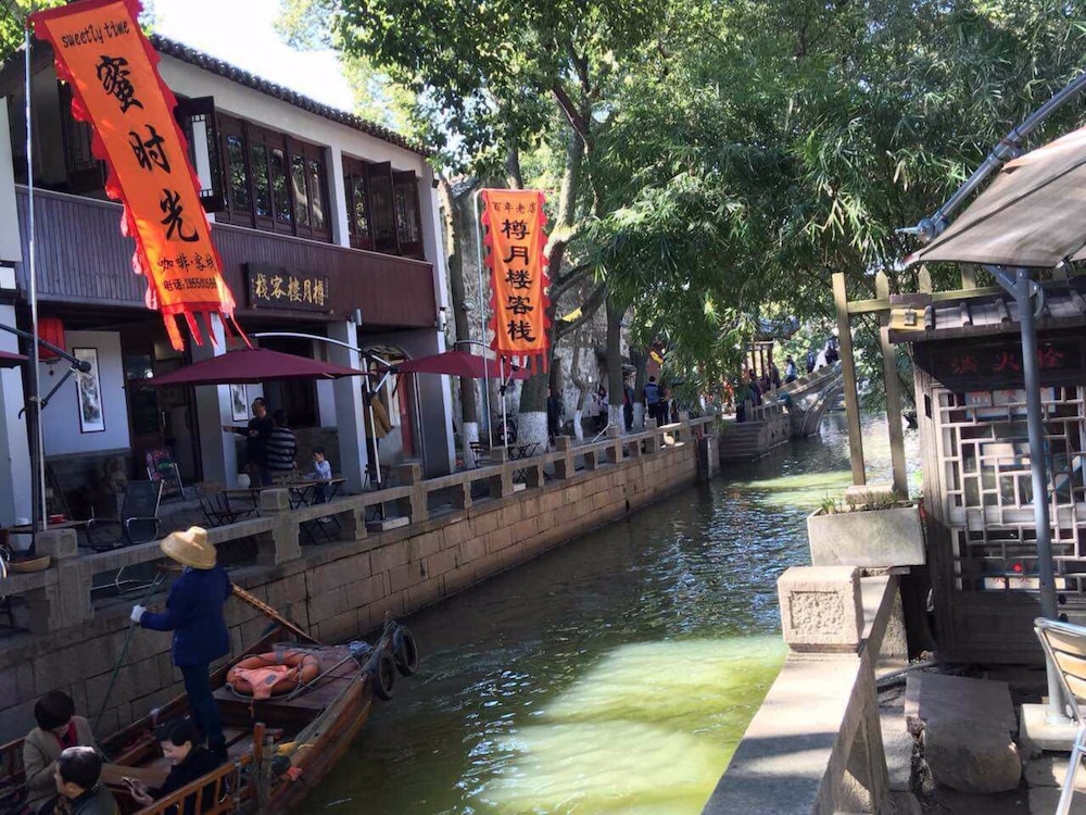 Zunyuelou Inn Tongli