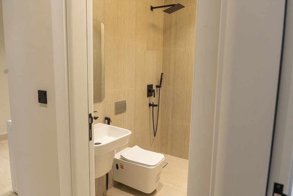 Cozy One BR in Almadinah With Upscale Luxury