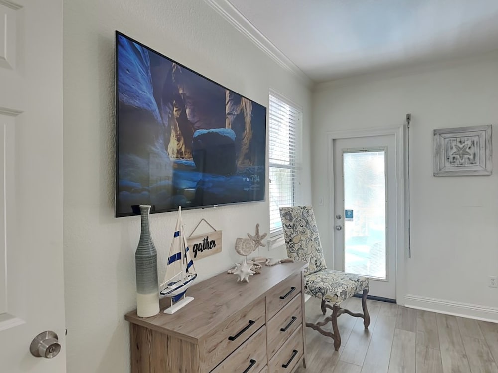 Sunny Beach by Southern Vacation Rentals