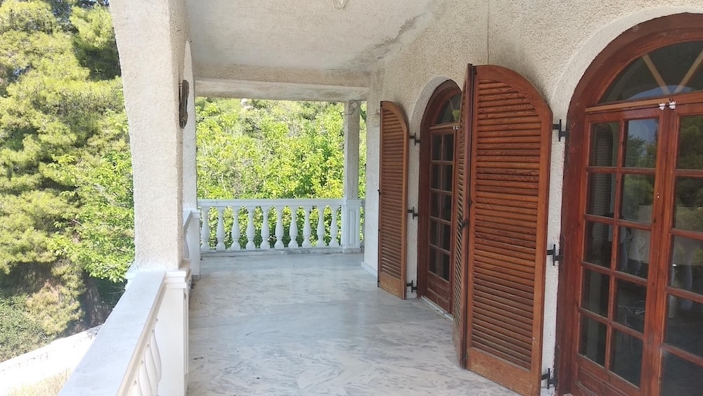 Enjoy Seclusion at Peaceful Mountain Apartment view 3
