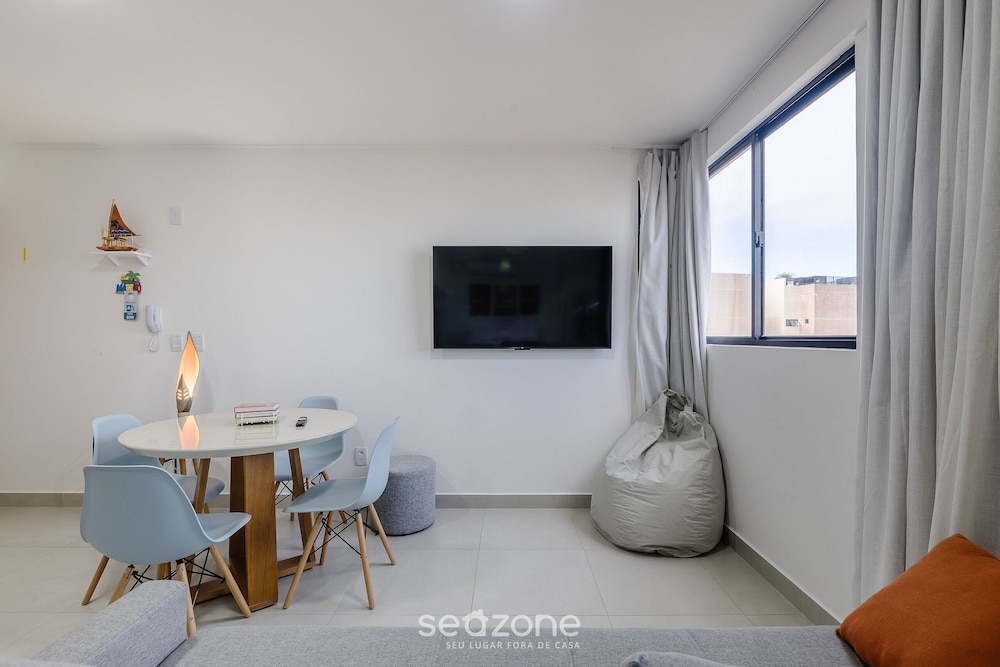 Stay With a Pool and gym 350m From the Beach in a Prime Location in Maceio - SLI