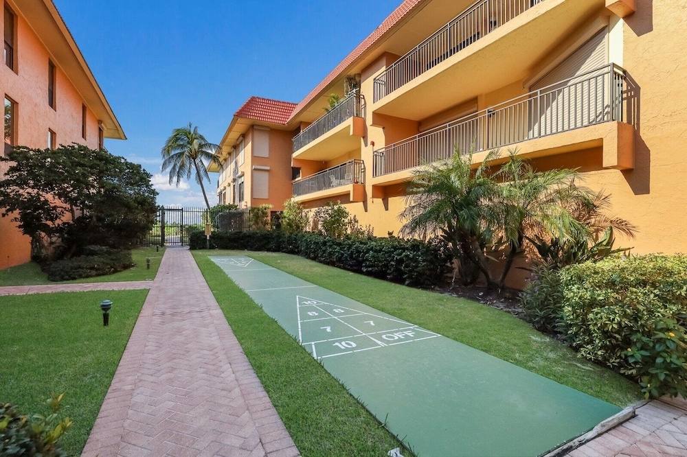 Playa Encantada 214 2 Bedroom Condo by RedAwning
