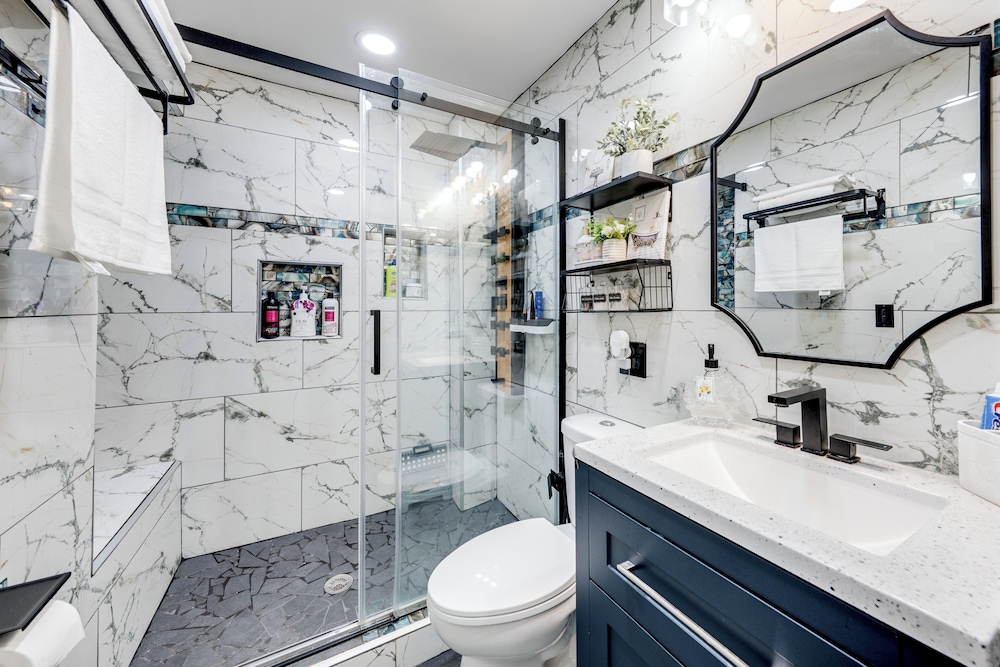 1 Mi to Dtwn Elgin: Dutch Colonial w/ Lovely Patio