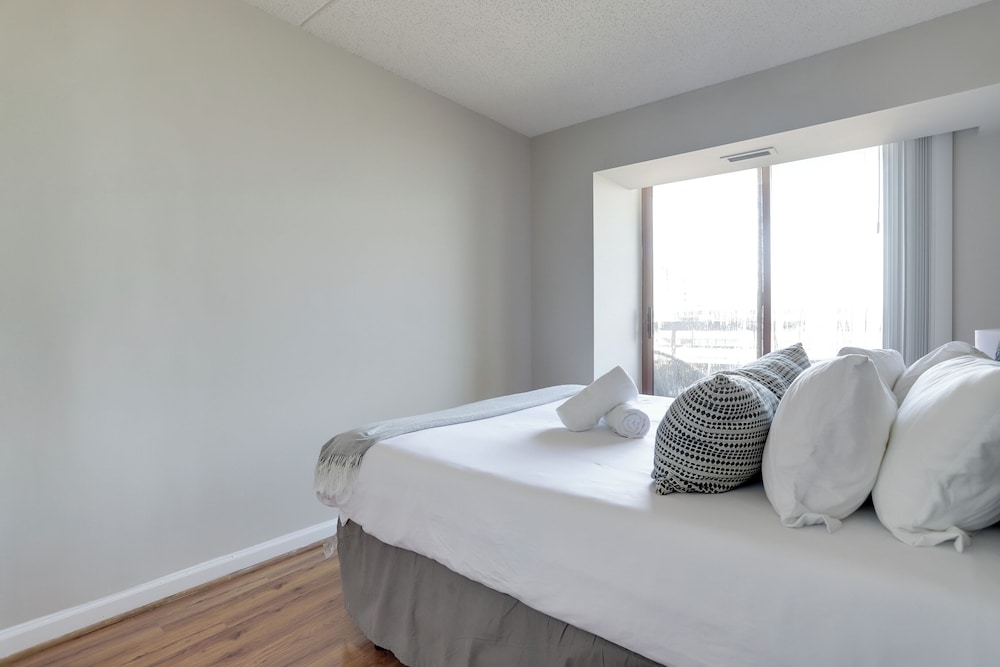 Cozy Pentagon City Retreat