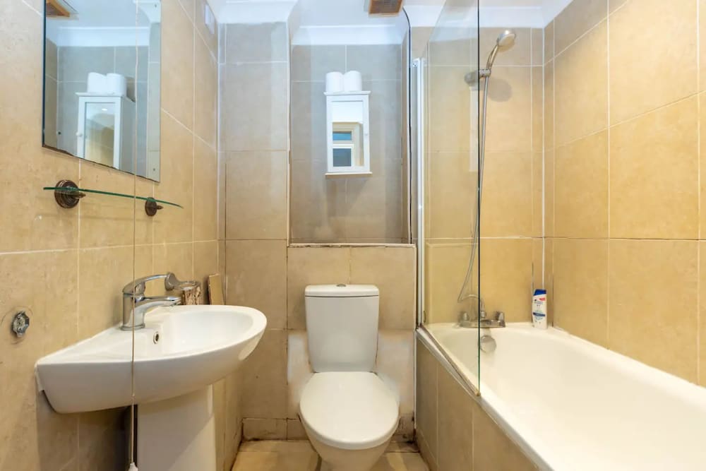Cozy Central Studio Apartment in Chelsea