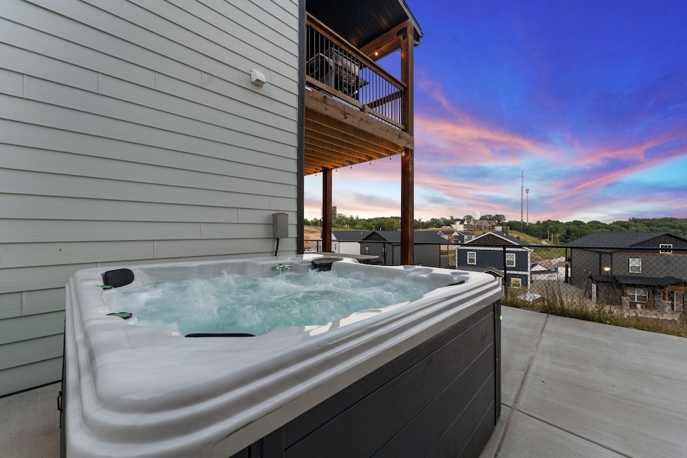 Cm132-6 -summer Breeze- Sleeps 17 6 Bedroom Home