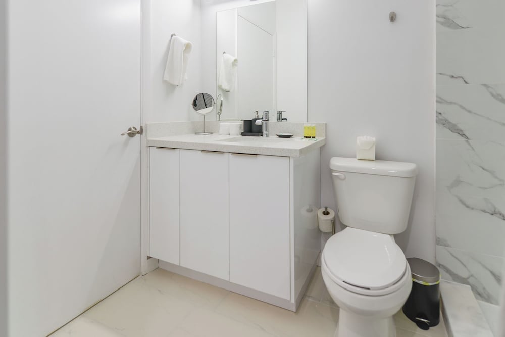 1BR Condo wRooftop Pool at Wynwood