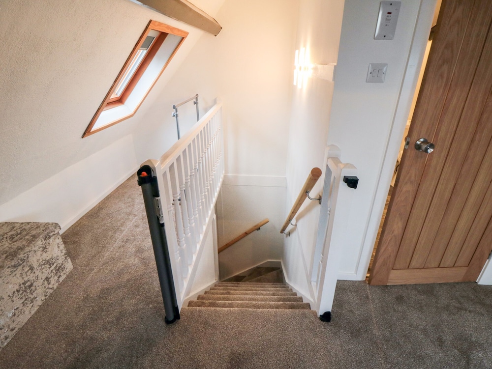 4 Maypole Green