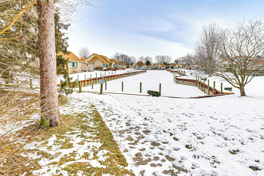 Near Detroit Metro Area: New Baltimore Home!