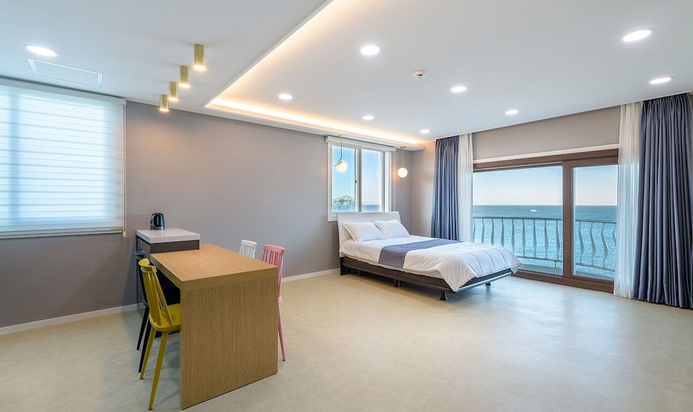 Sunrise Castle Pension