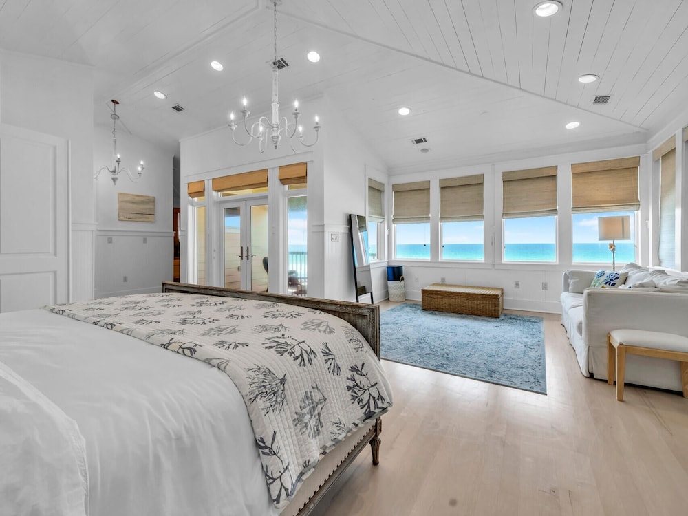 4BR Beachfront Home With Hot tub & Private Beach Access!