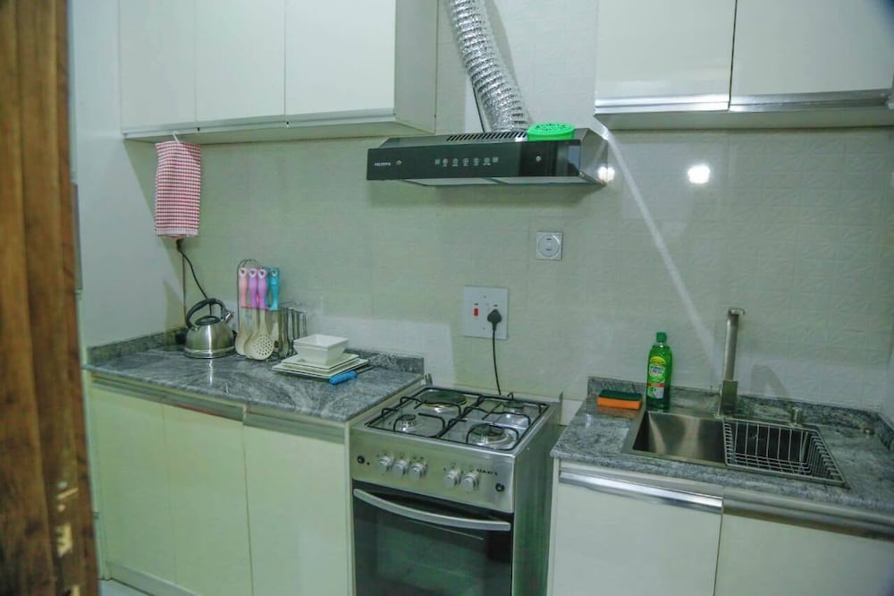 Clifford Apartment