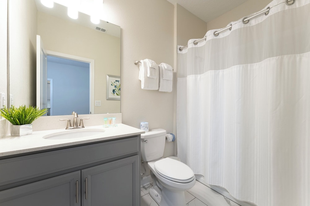 Magical 6BR Villa Pool Themed Room