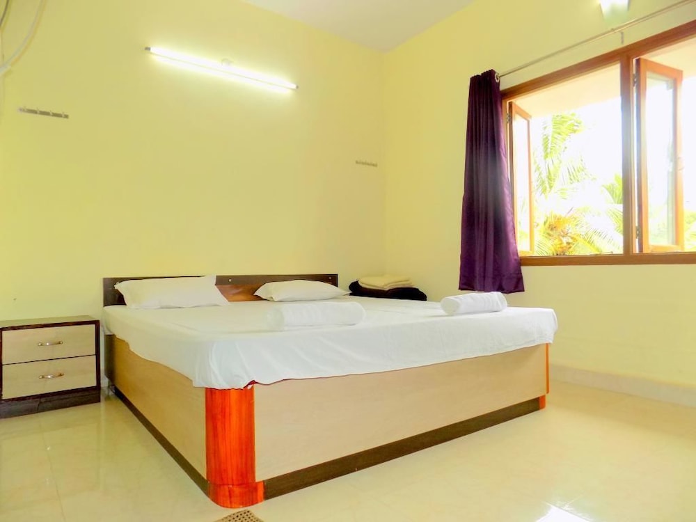 Spacious Apartment with Pool - CM008