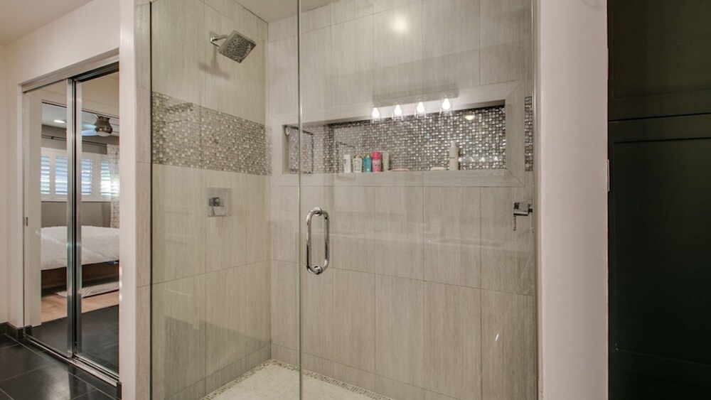 Relaxing 4 Bdrm Retreat in the Heart of Scottsdale