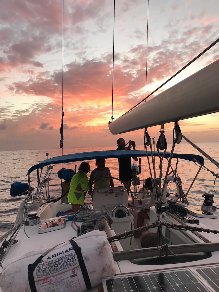 Yacht Yota Bellavita