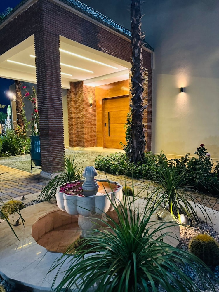 VILLA HASARD