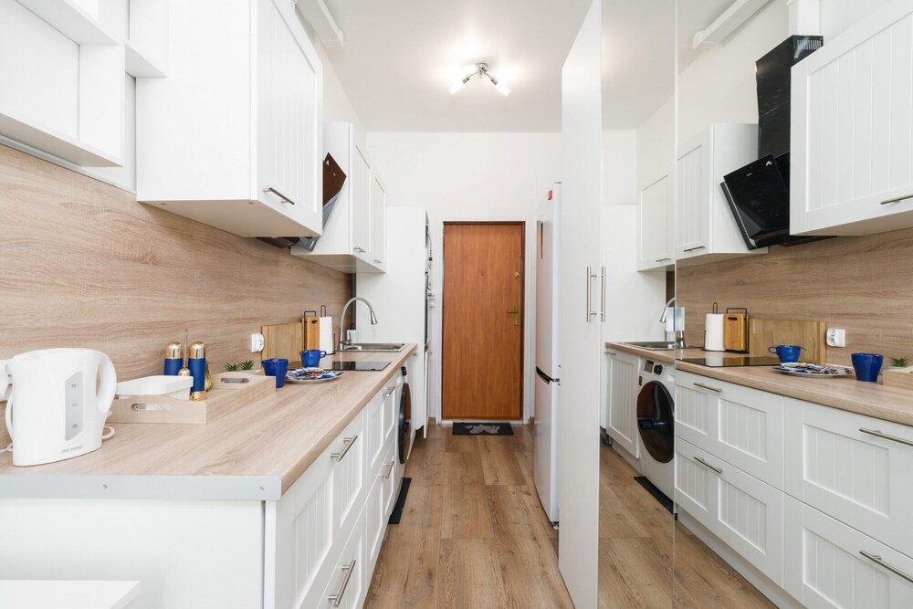 Czeremchowa Apartment Poznań by Renters view 5