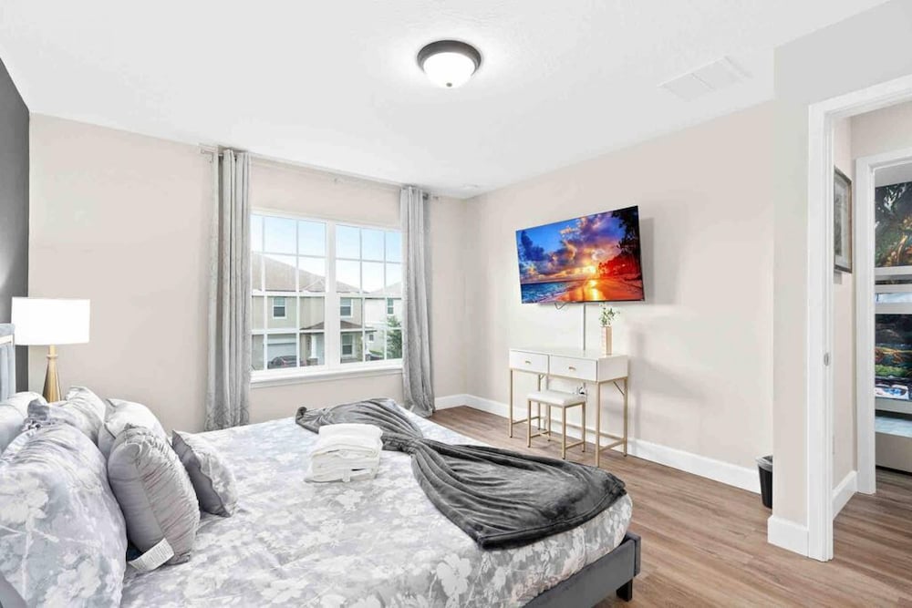 Super Calm- Sleeps 17 W Designs Close TO Parks