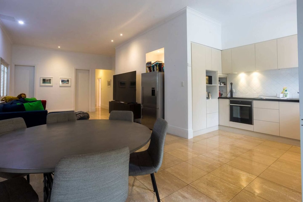 Beautiful 3BR Home With Patio + BBQ in Subiaco