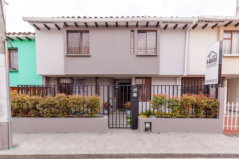 Hotel Ayenda Casa La Castellana - Image 1