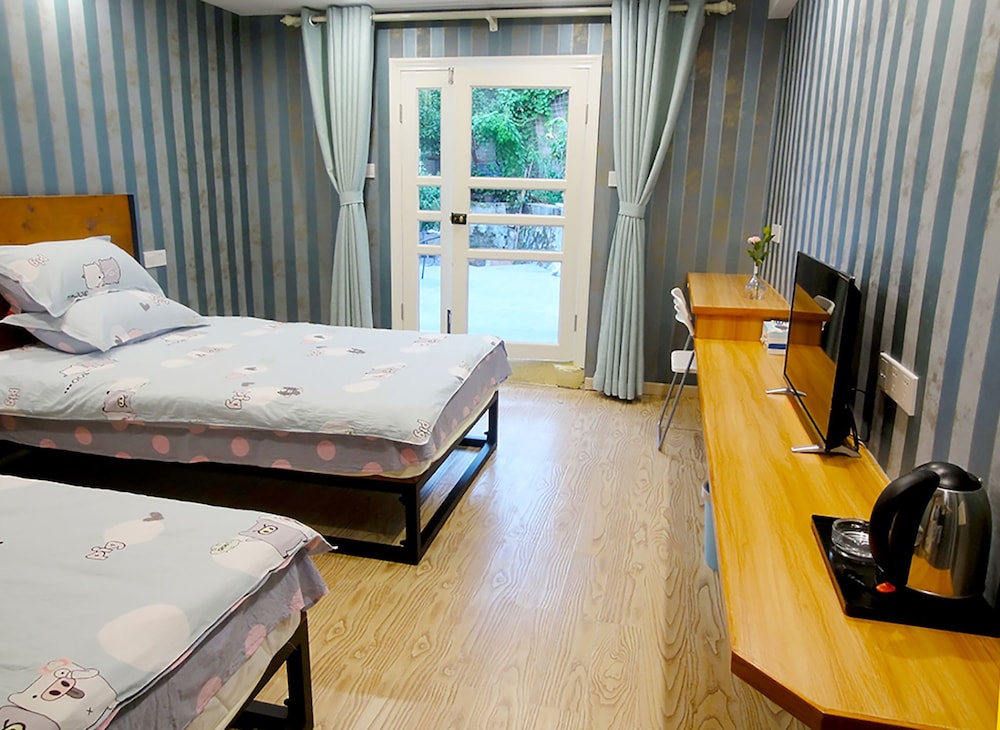Xiang Shan Lin Hai Homestay view 3