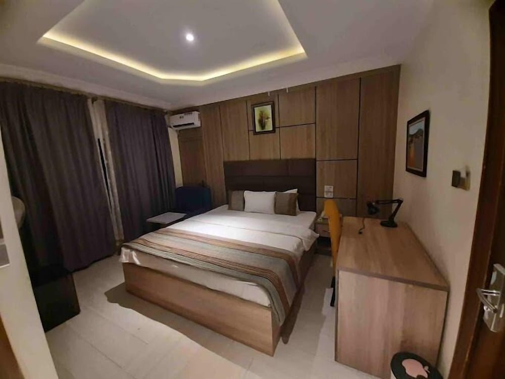 Gold Palm Hotels Ltd
