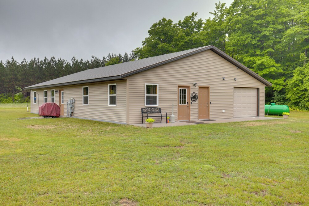 Toivola Home w/ Fire Pit: 8 Mi to Lake Superior! view 4