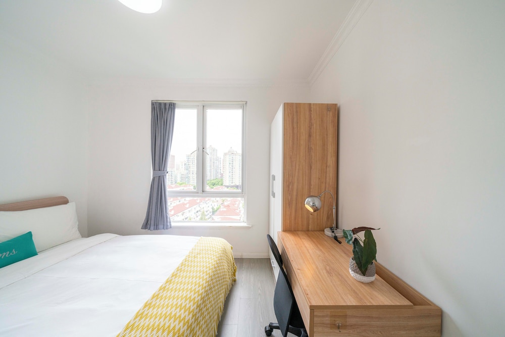 Tyms Xujiahui Prime 2BR APTGarden