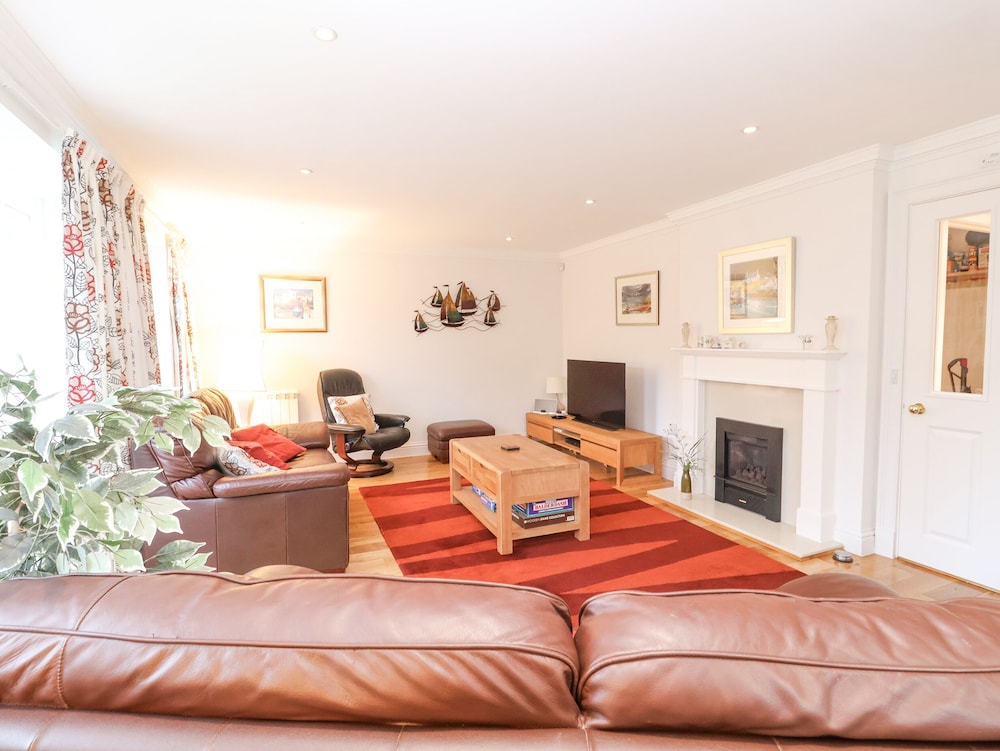 9 Church Farm Rise